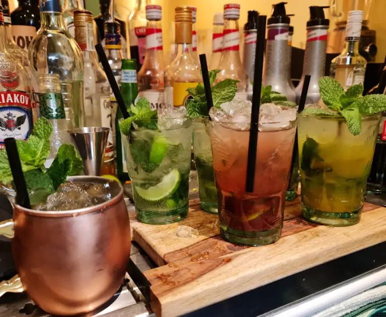 Cocktails zoals mojito en Moscow mule geserveerd bij La Torre in Lier